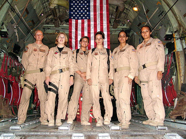 800px_C_130___First_all_female_crew.jpg